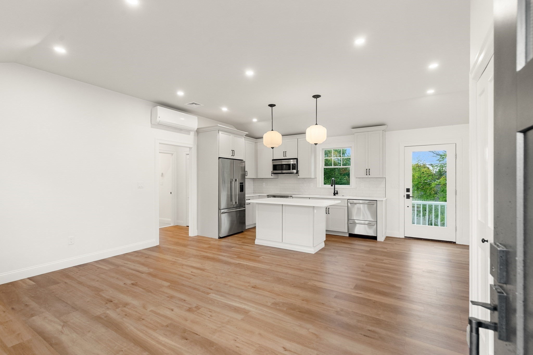 32 Beacon Street #5, Gloucester, MA, 32 Beacon Street #5, Gloucester, MA Photo #4