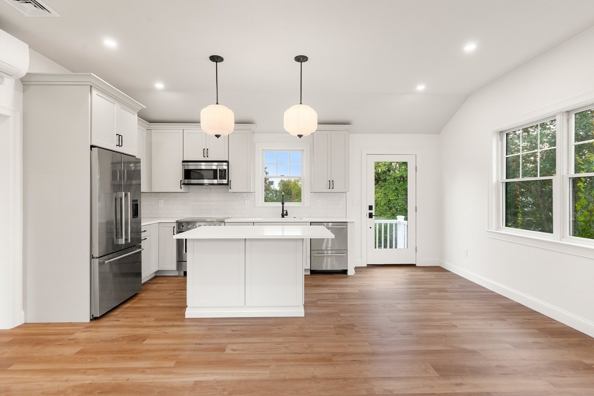 32 Beacon Street #5, Gloucester, MA, 32 Beacon Street #5, Gloucester, MA Photo #6
