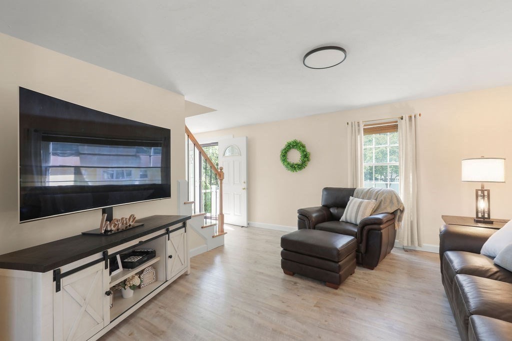 20 Holbrook Ave