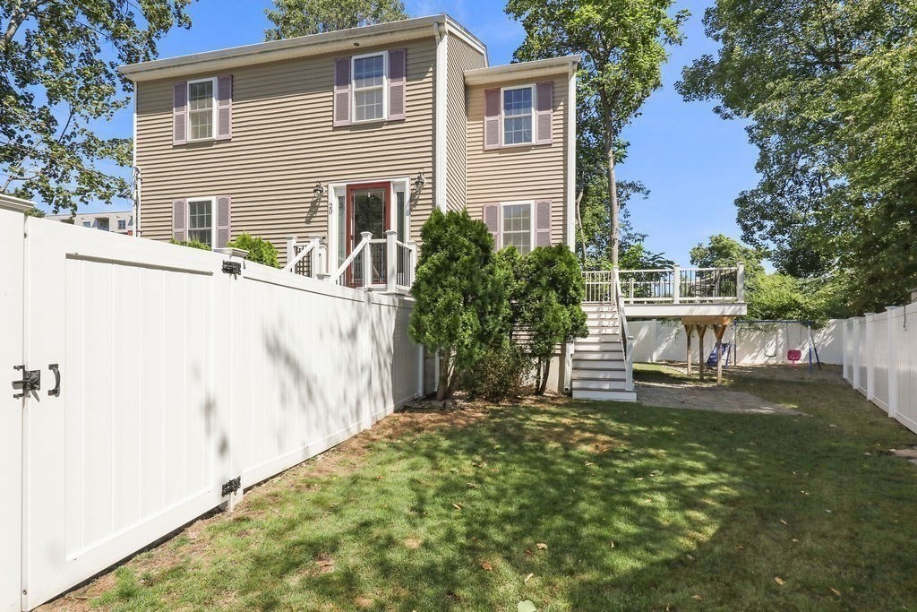20 Holbrook Ave