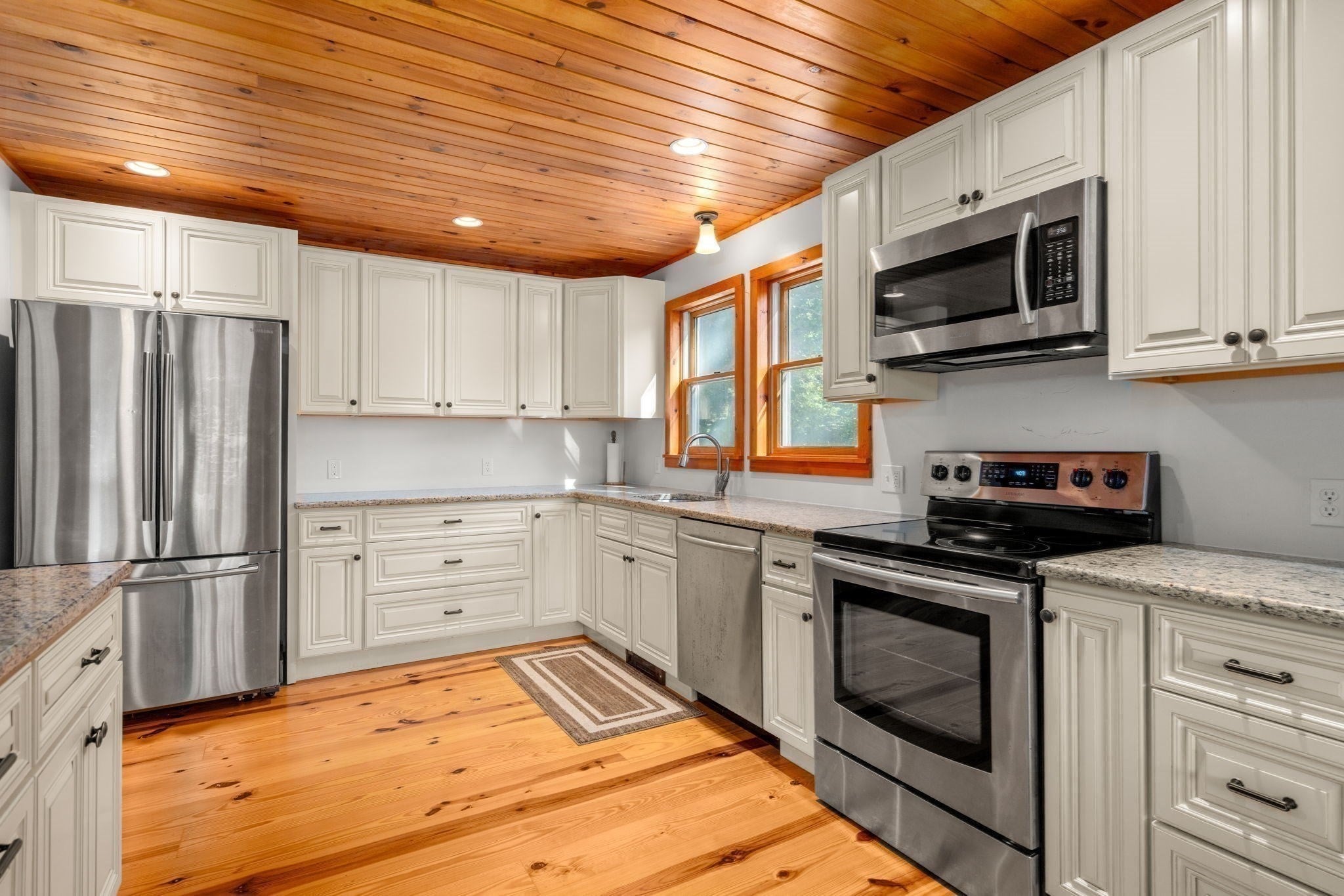 10 Klondike Rd, Dudley, MA Photo #16
