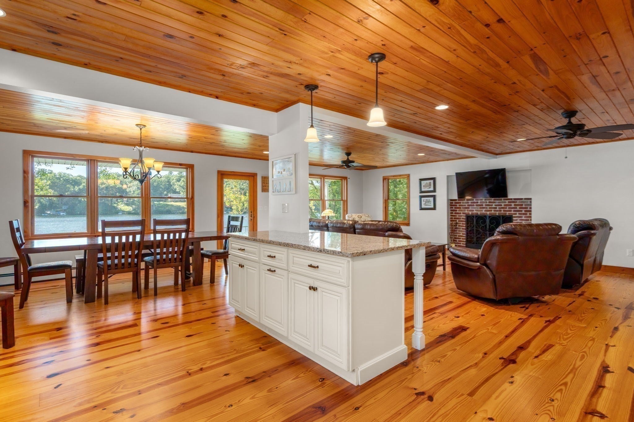 10 Klondike Rd, Dudley, MA Photo #15