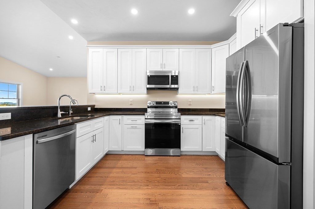 17 Pinnacle Place #108, Millbury, MA, 17 Pinnacle Place #108, Millbury, MA Photo #15