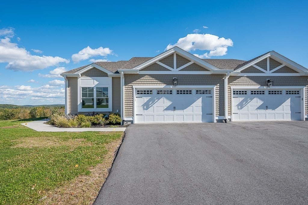 17 Pinnacle Place #108, Millbury, MA, 17 Pinnacle Place #108, Millbury, MA Photo #3