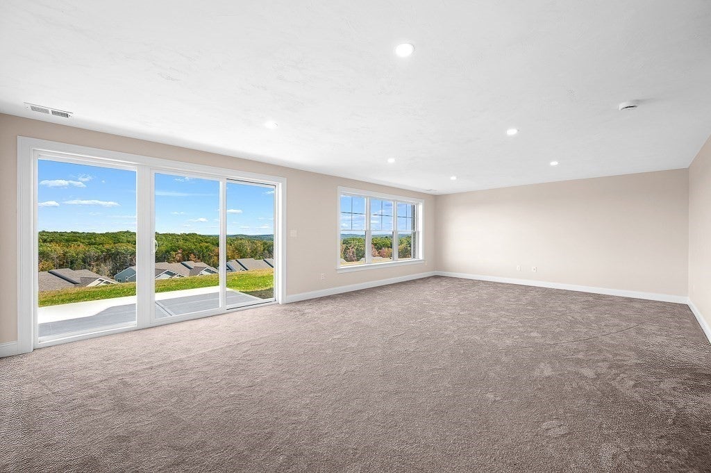 17 Pinnacle Place #108, Millbury, MA, 17 Pinnacle Place #108, Millbury, MA Photo #10