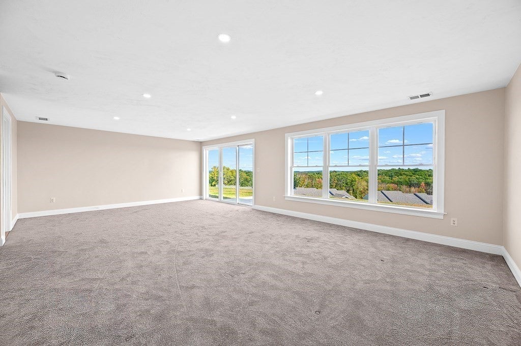 17 Pinnacle Place #108, Millbury, MA, 17 Pinnacle Place #108, Millbury, MA Photo #9