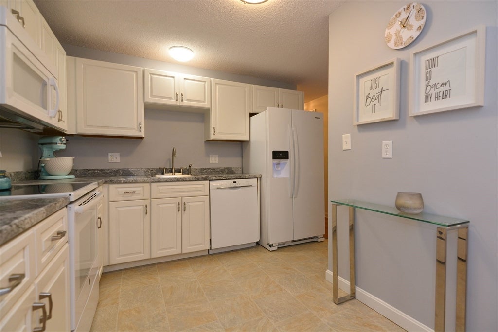 14 Bourbon St #31, Peabody, MA, 14 Bourbon St #31, Peabody, MA Photo #7