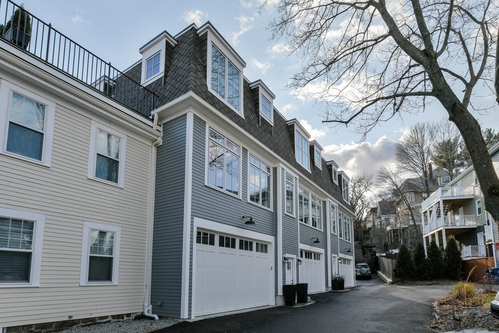 145 Stoughton St #4, Boston, MA Photo #18