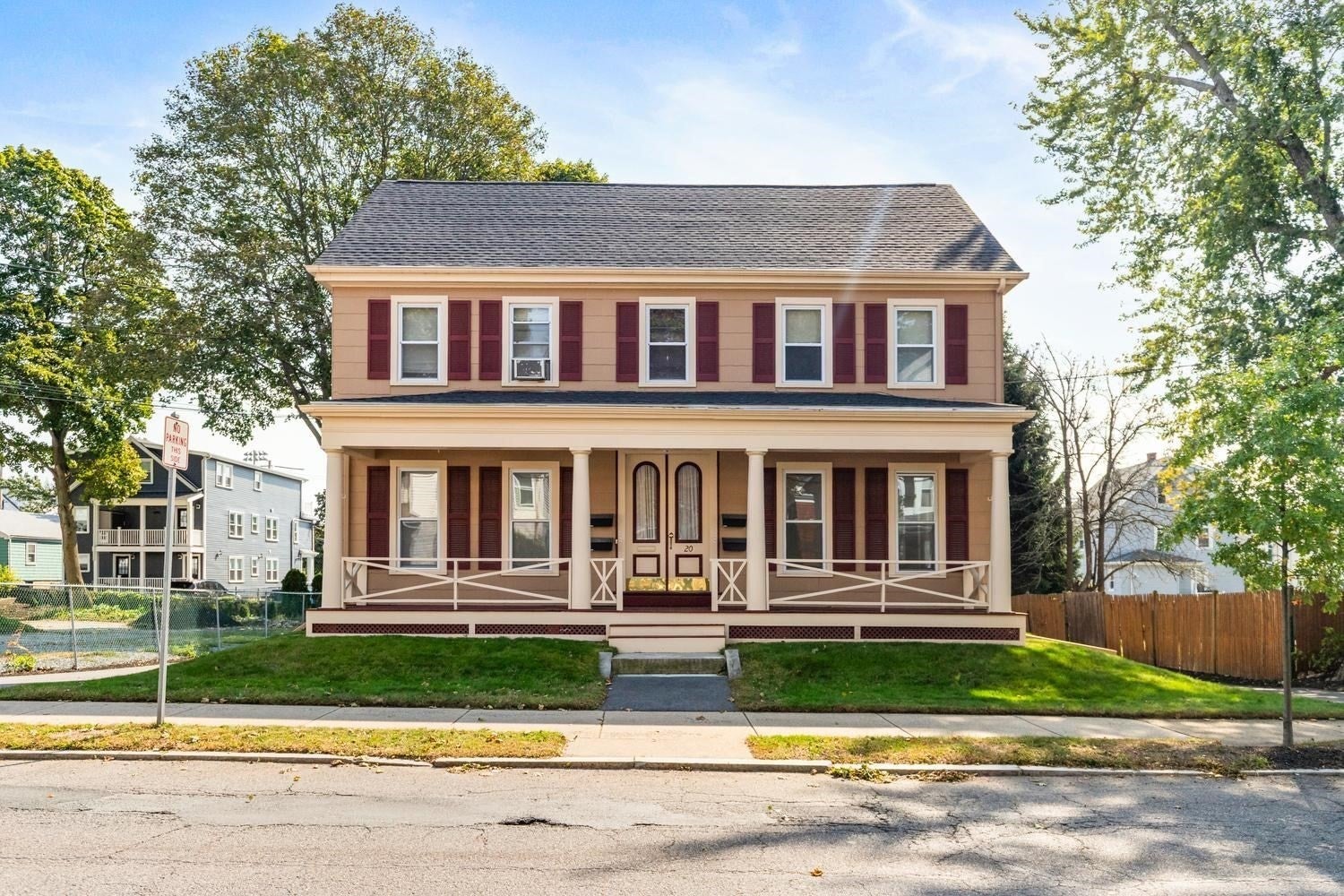 Photo of 20 W Water St, Wakefield, MA