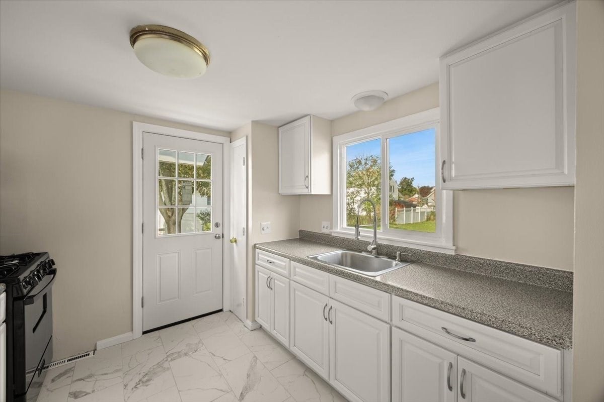 18 Pearl St, Taunton, MA, 18 Pearl St, Taunton, MA Photo #15
