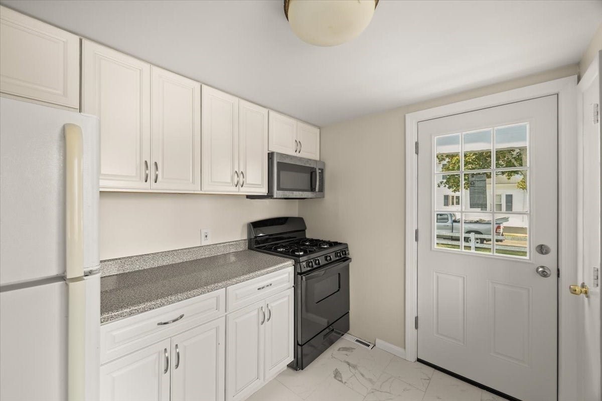 18 Pearl St, Taunton, MA, 18 Pearl St, Taunton, MA Photo #17