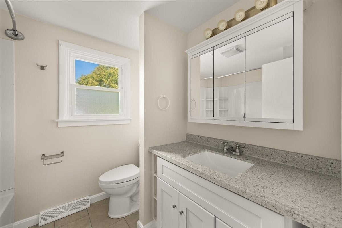 18 Pearl St, Taunton, MA, 18 Pearl St, Taunton, MA Photo #22