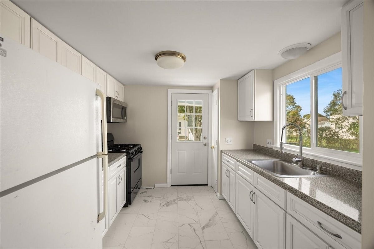 18 Pearl St, Taunton, MA, 18 Pearl St, Taunton, MA Photo #16