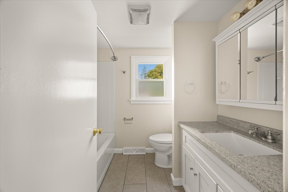 18 Pearl St, Taunton, MA, 18 Pearl St, Taunton, MA Photo #23