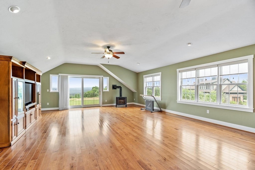 32 Osgood Rd