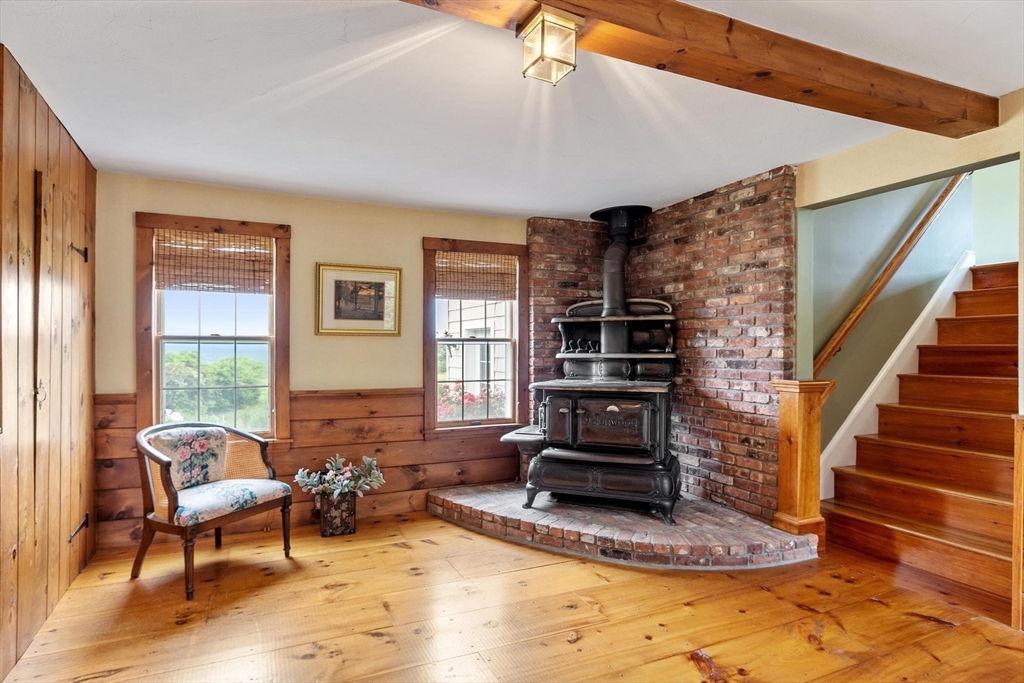 32 Osgood Rd