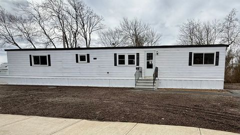 Photo of 12 Hayes Street #12, Salisbury, MA 01952 (MLS # 73493194)