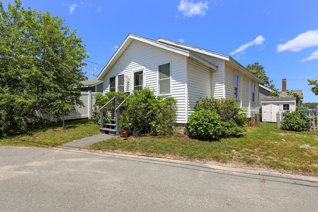 8 Woodland Cir