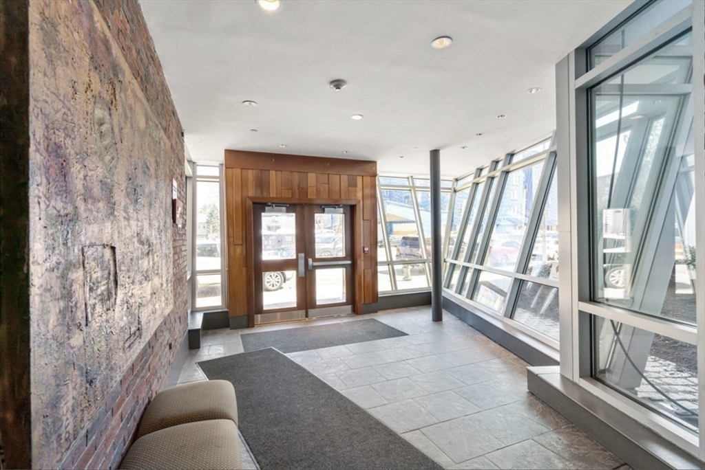 Boston, Massachusetts 02135, United States, 2 Bedrooms Bedrooms, ,2 BathroomsBathrooms,Residential,Active,127470