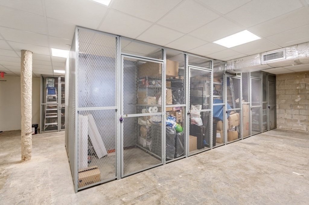 Boston, Massachusetts 02135, United States, 2 Bedrooms Bedrooms, ,2 BathroomsBathrooms,Residential,Active,127470