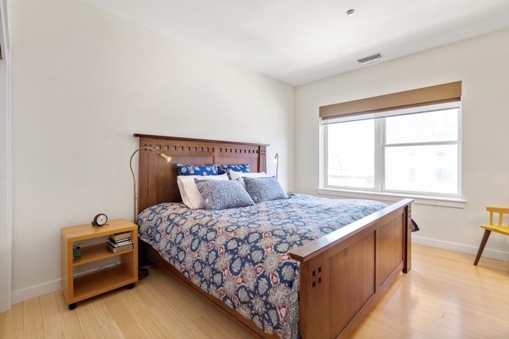 Boston, Massachusetts 02135, United States, 2 Bedrooms Bedrooms, ,2 BathroomsBathrooms,Residential,Active,127470