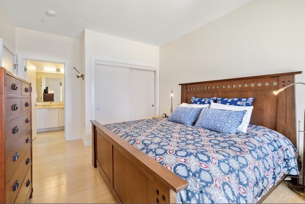 Boston, Massachusetts 02135, United States, 2 Bedrooms Bedrooms, ,2 BathroomsBathrooms,Residential,Active,127470