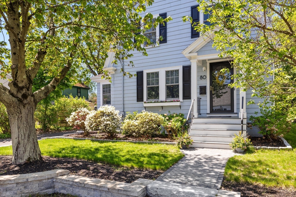 80 Baxter St