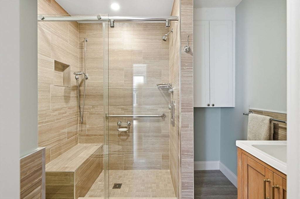 9 Hatch St #2, Boston, MA Photo #12