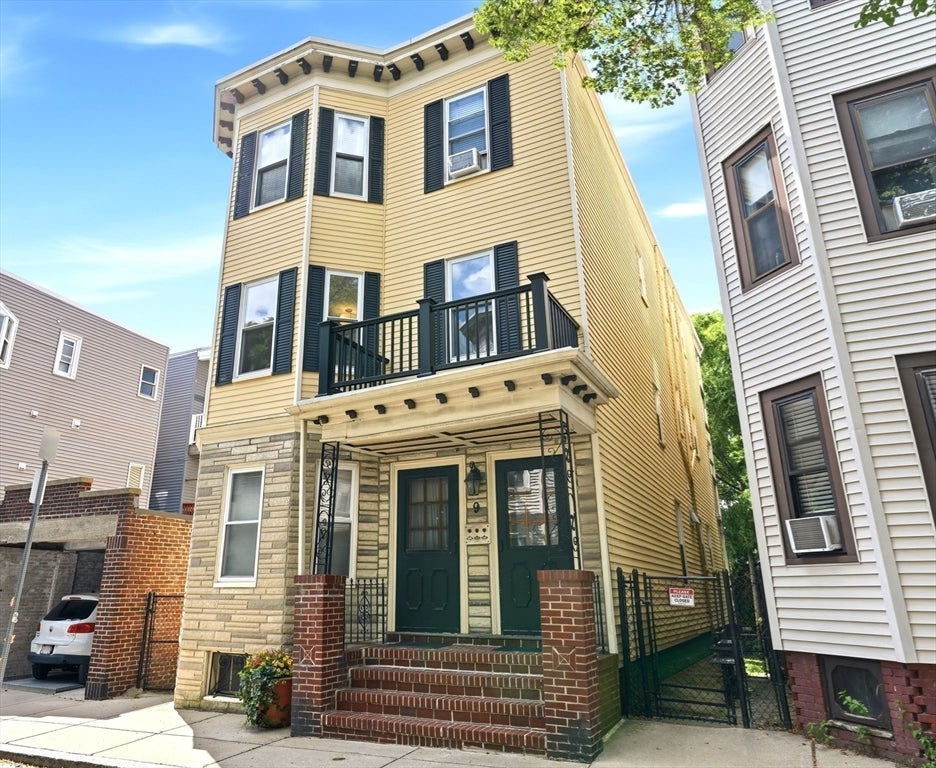 Photo of 9 Hatch St, Boston, MA