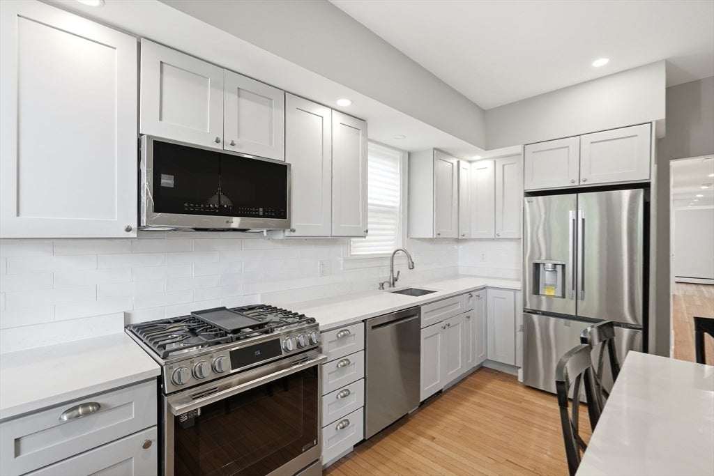 9 Hatch St #2, Boston, MA Photo #16