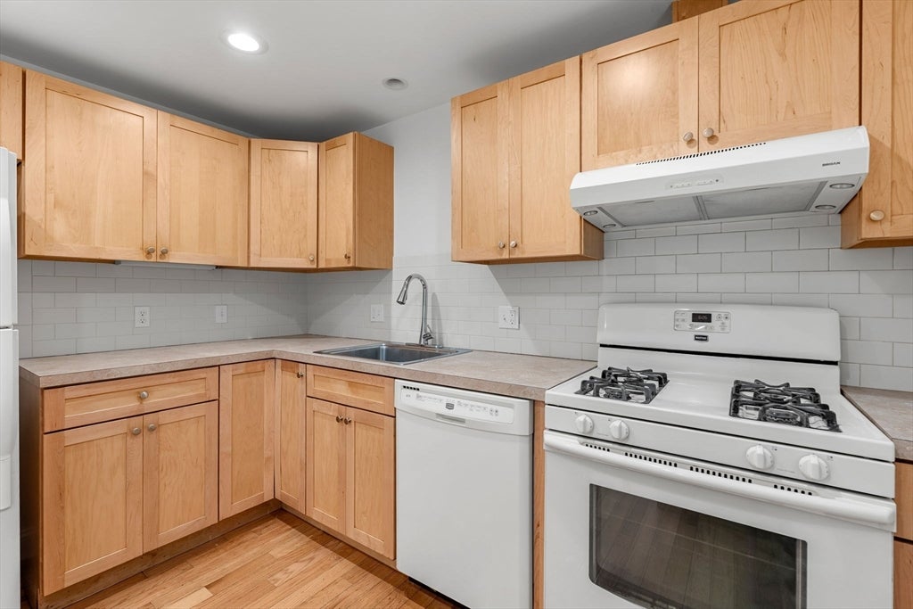 9 Franzone Dr #9, Haverhill, MA, 9 Franzone Dr #9, Haverhill, MA Photo #23
