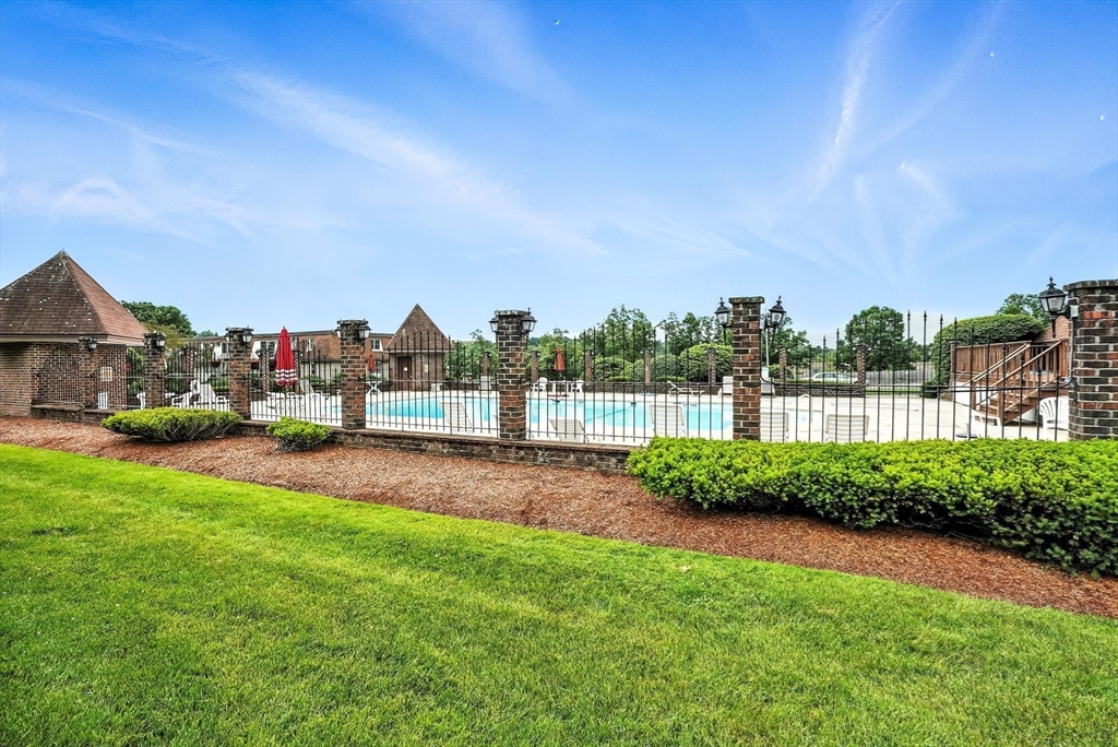 28 Williamsburg Ct 2