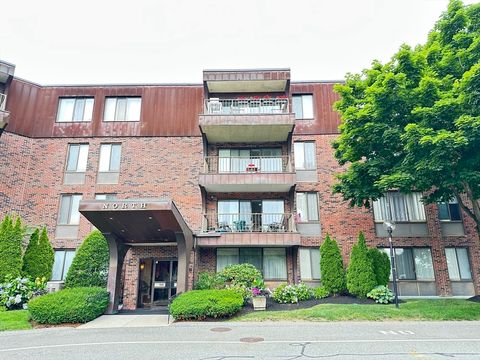 Photo of 1006 Paradise Rd #4PN, Swampscott, MA 01907 (MLS # 73548072)