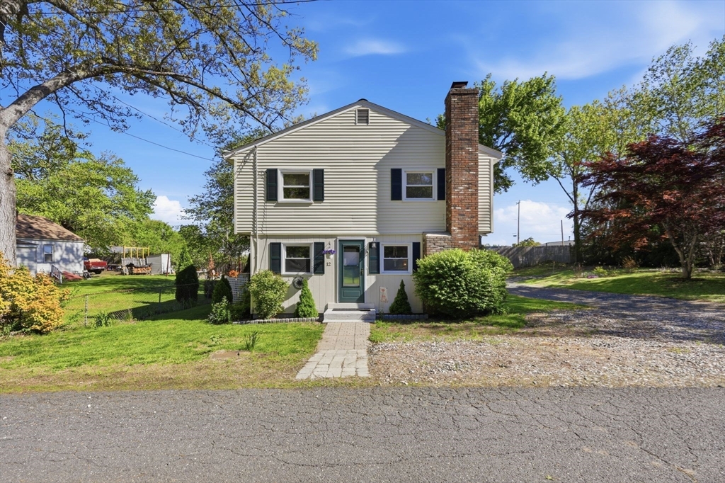 Photo of 12 Knollwood Rd, Southwick, MA
