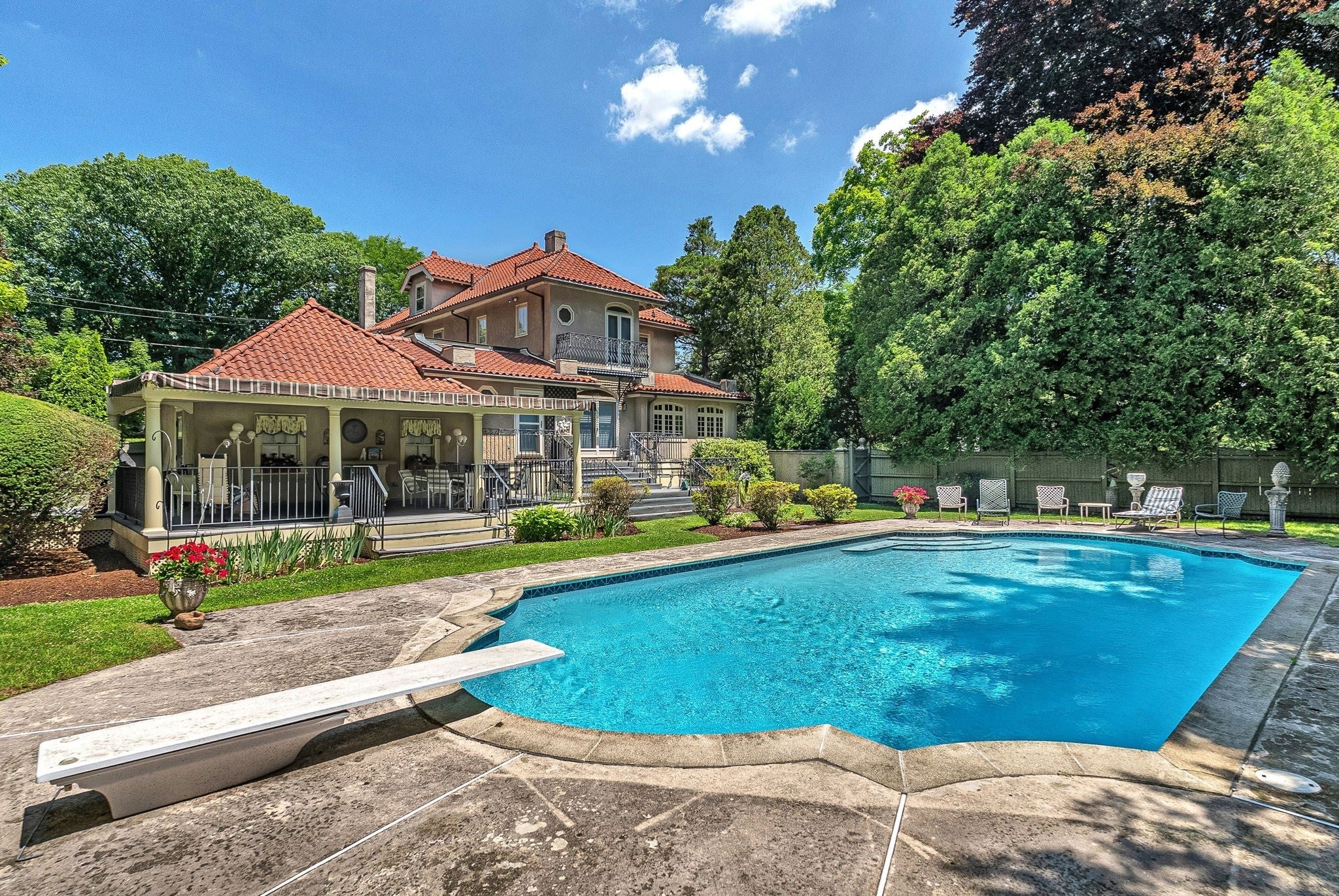 131 Fair Oaks Park