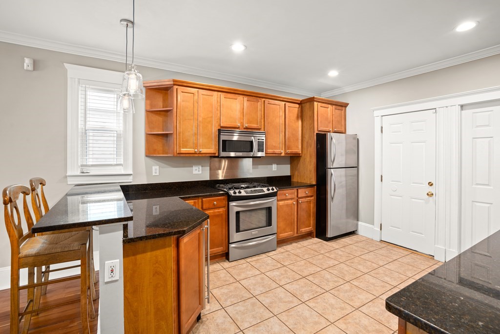 226 E Cottage St 1