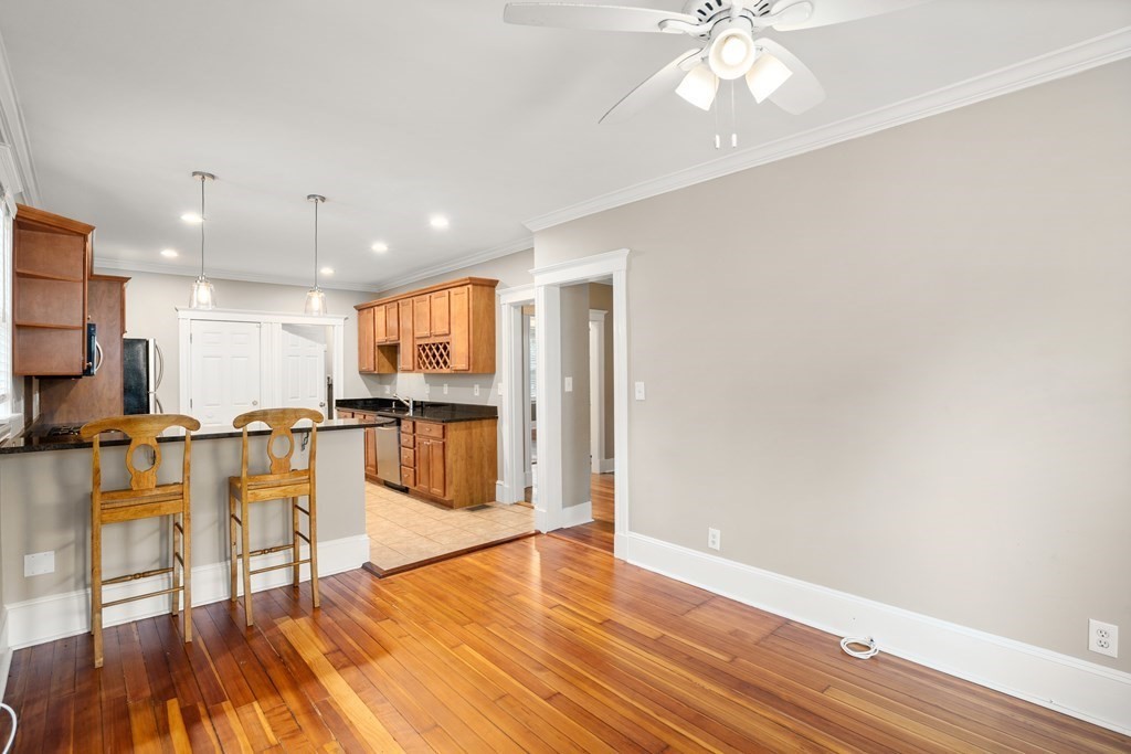 226 E Cottage St 1