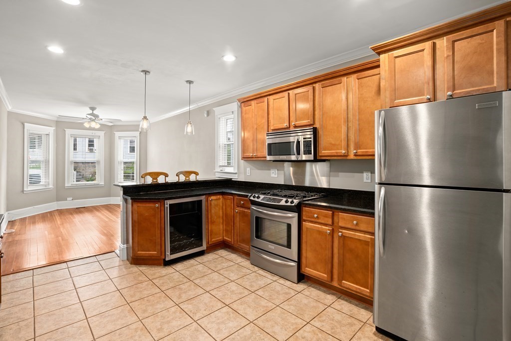 226 E Cottage St 1