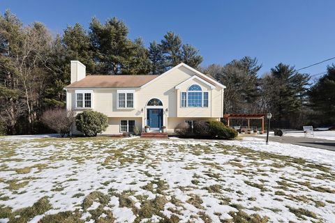 175 Swan Dr Taunton MA 02718