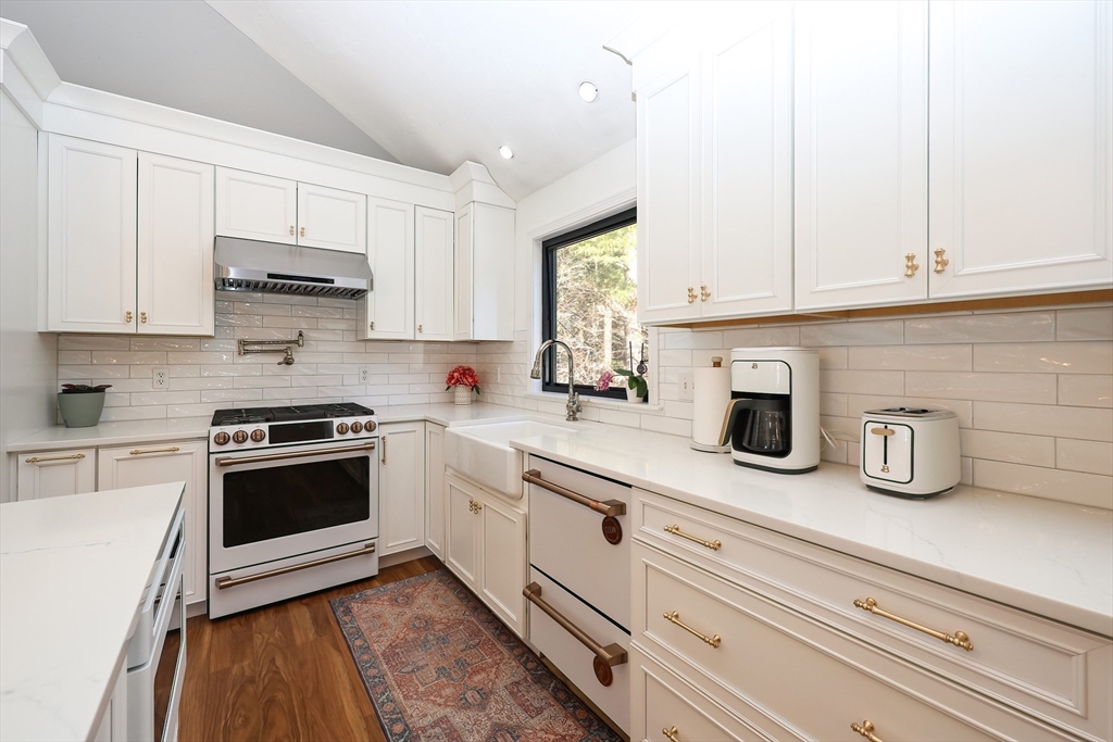 175 Swan Dr