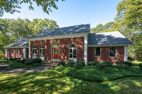 17 Robincrest Ct Seekonk MA 02771