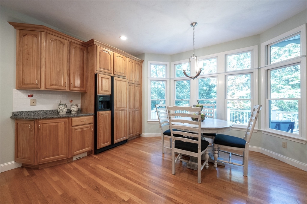 17 Robincrest Ct