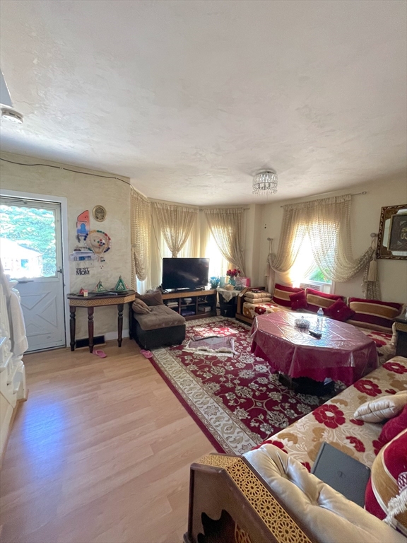 2 Keen St