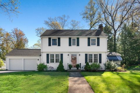 237 Burbank Rd Longmeadow MA 01106