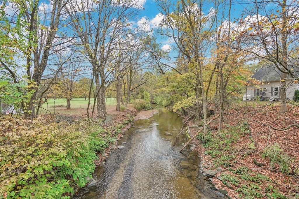 20 Pomeroy Meadow Rd