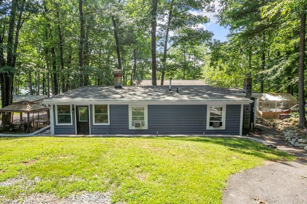 107 Island Rd