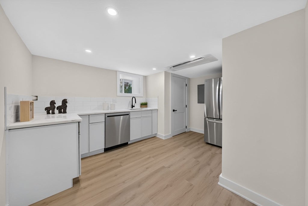 20 Washington Pl, Malden, MA Photo #15