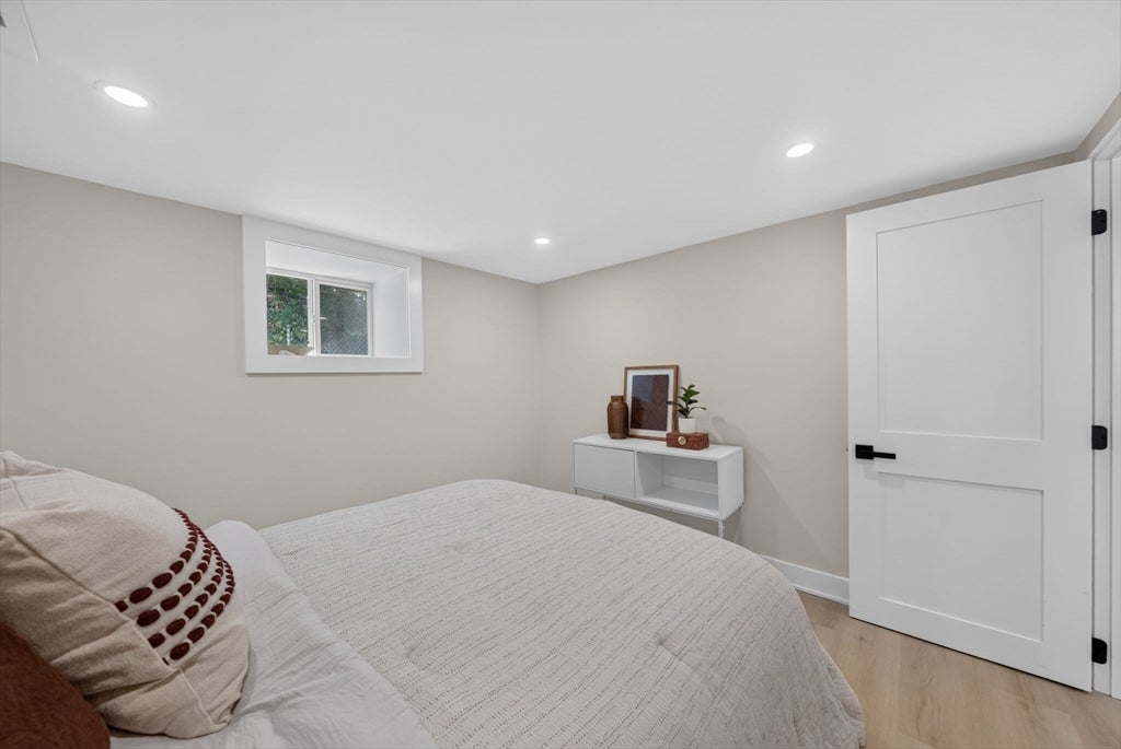 20 Washington Pl, Malden, MA Photo #17