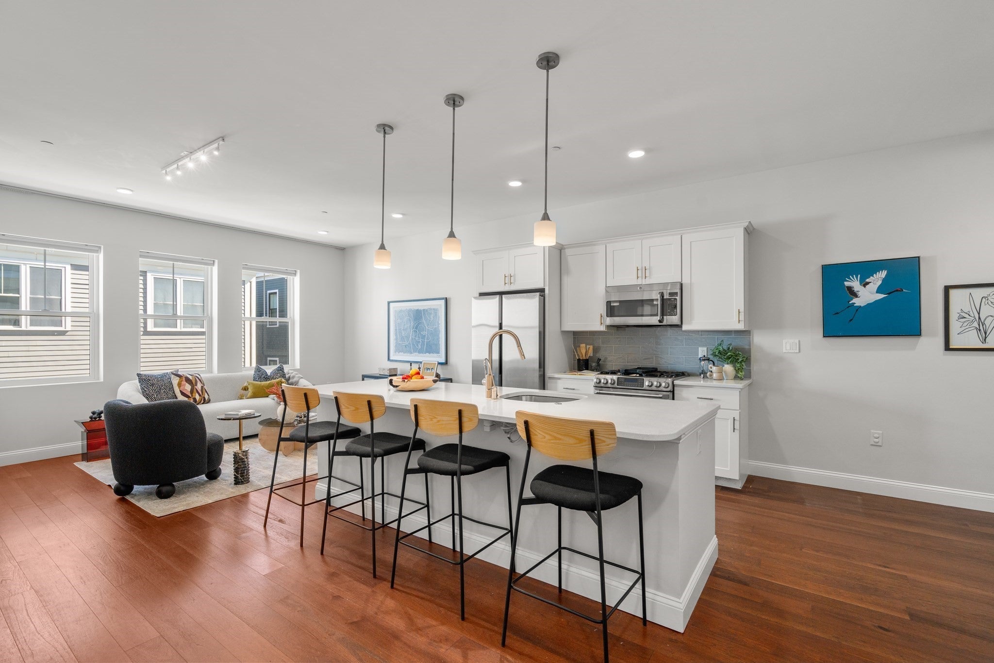170 W Broadway 310