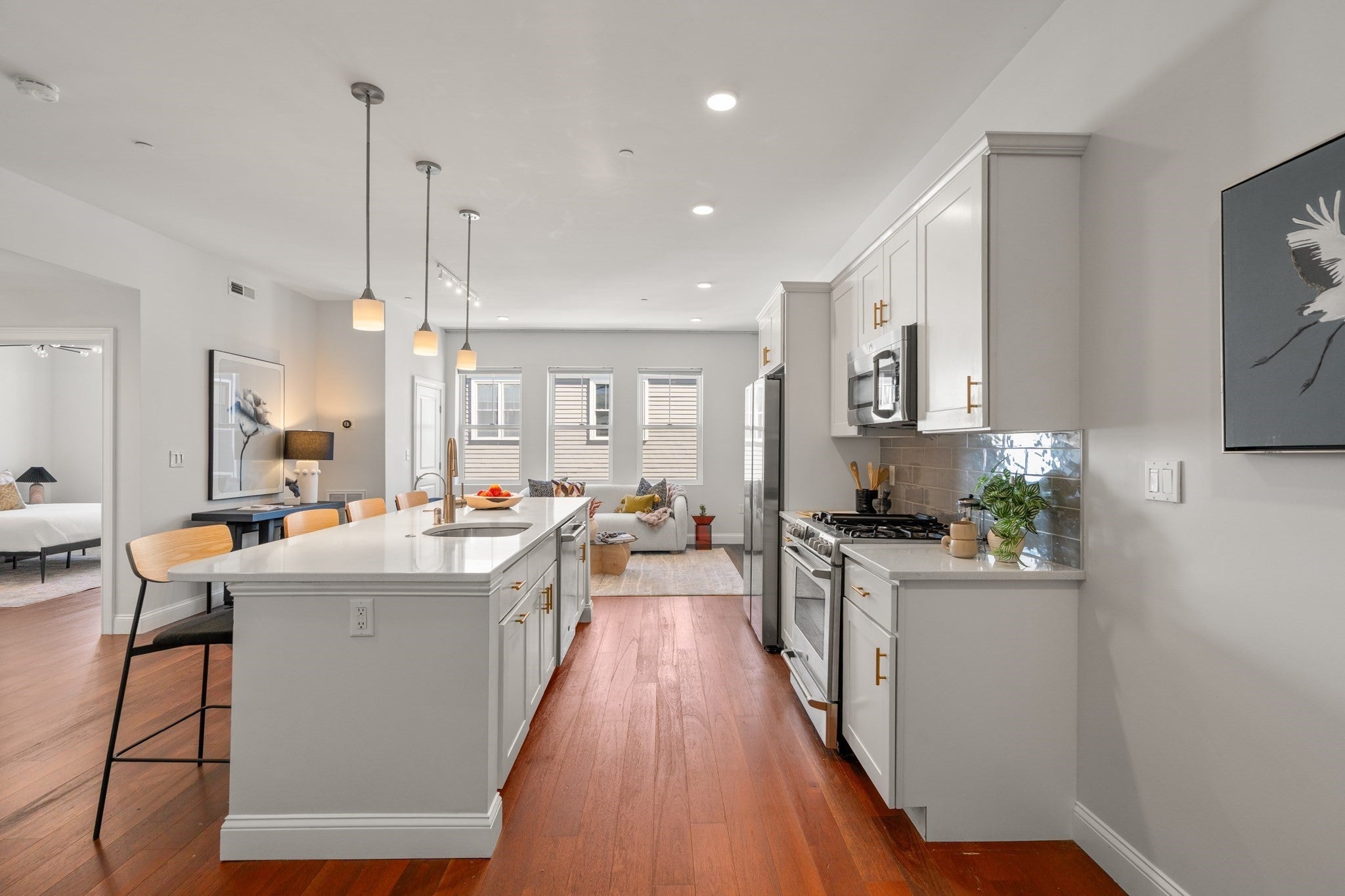 170 W Broadway 310